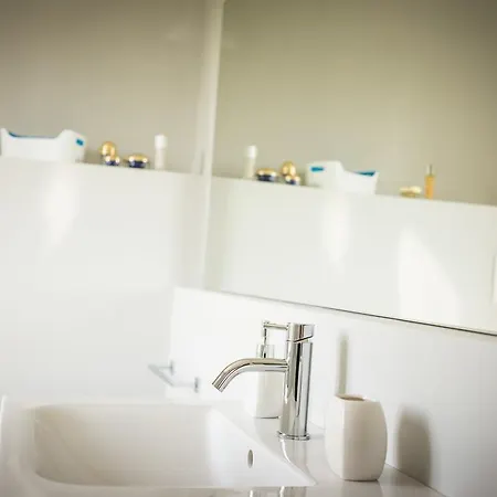 فندق مبيت وإفطار Maison022 *